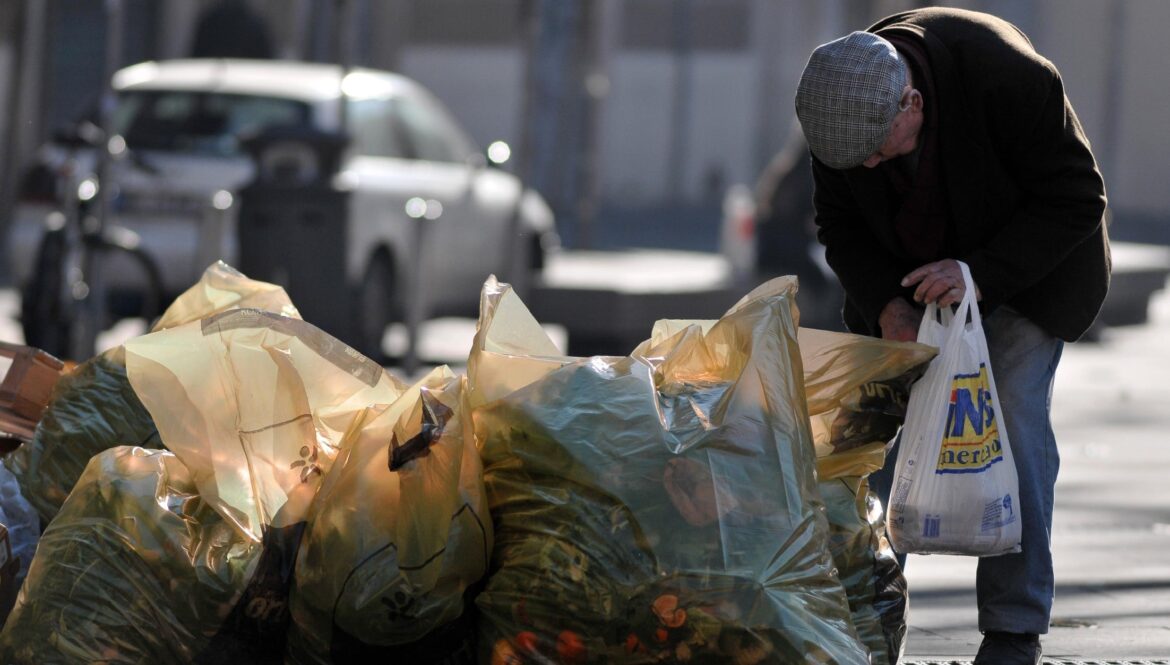 Gli italiani scappano, allarme al SUD per il rischio povertà