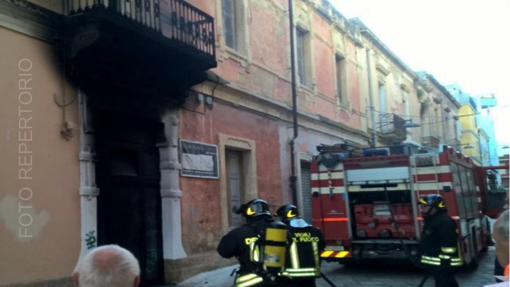 A fuoco la falegnameria di Casagiove