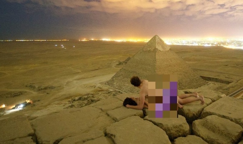 Sesso sulla Piramide di Cheope