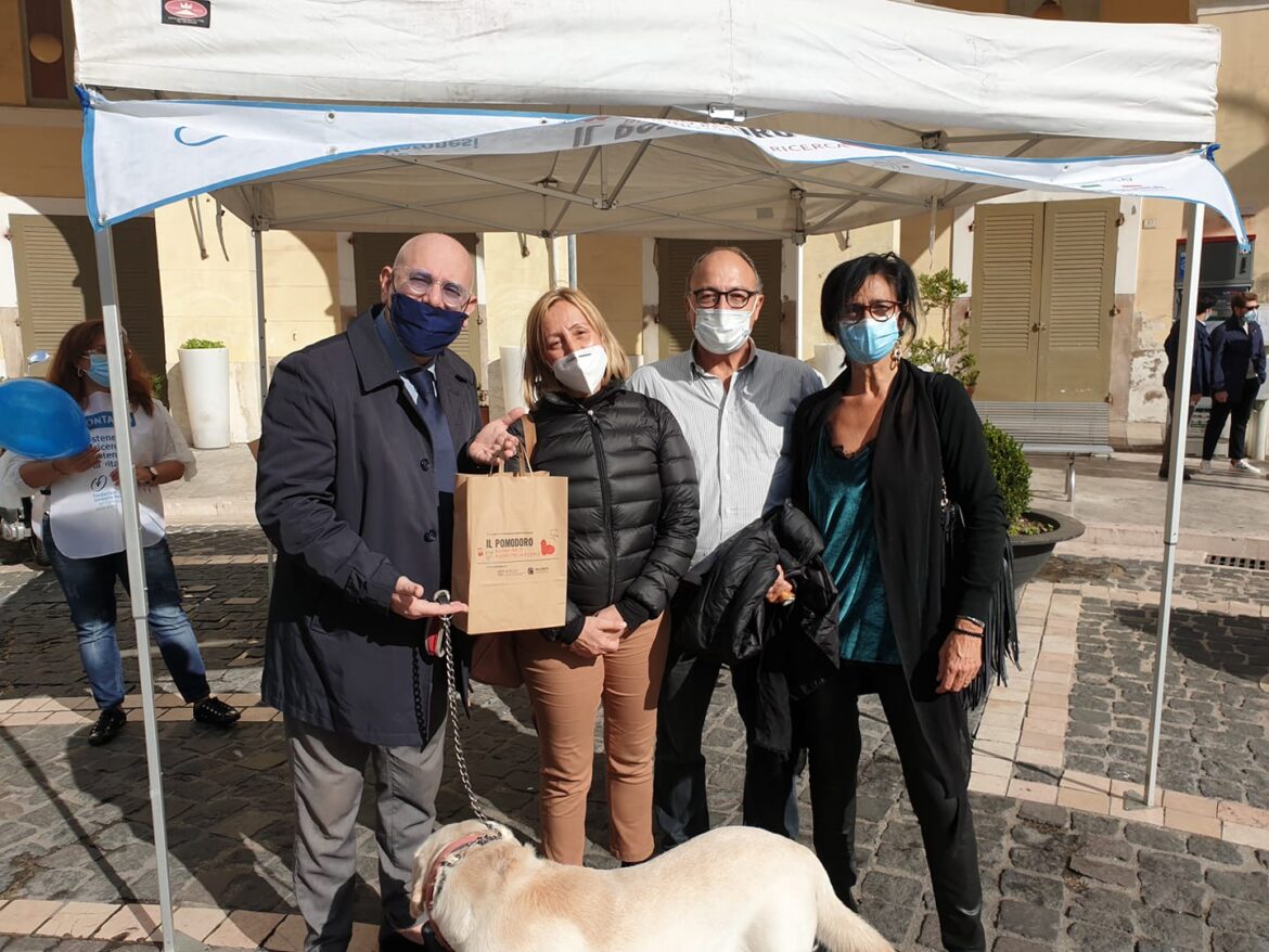 “Il pomodoro. Buono per te, buono per la ricerca”.