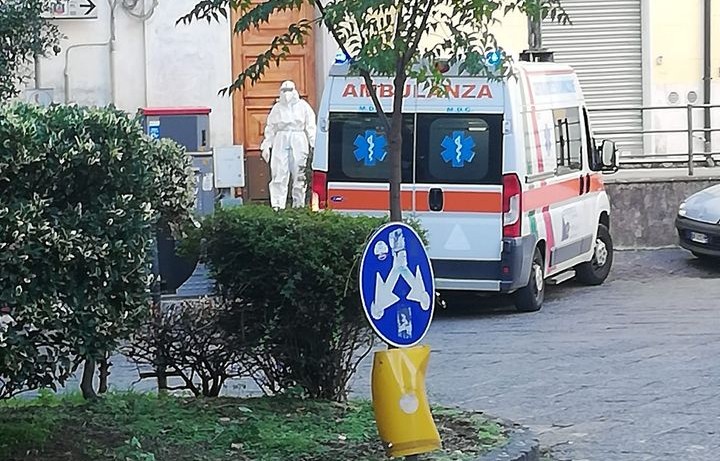 Caso sospetto al Vescovado,  religiosa condotta al covid hospital