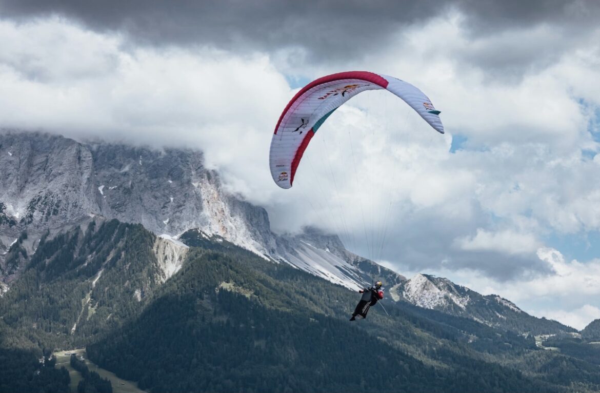 Volo in deltaplano e parapendio dal Monte Bianco al Friuli