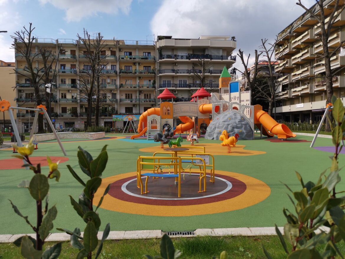 Inaugurazione in pompa magna di giostre usate, di seconda mano venute dal Nord