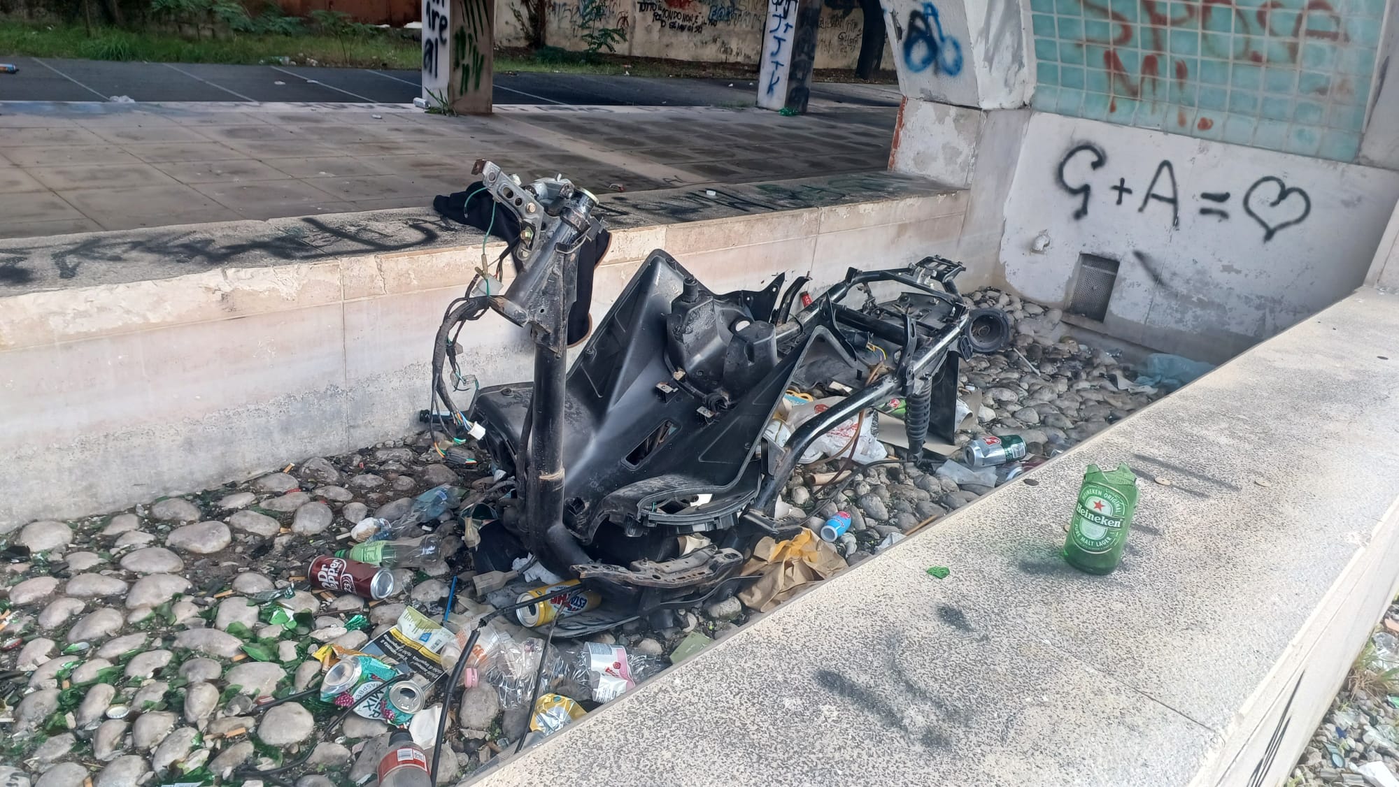 Piazza IV Novembre nel degrado è allarme sicurezza